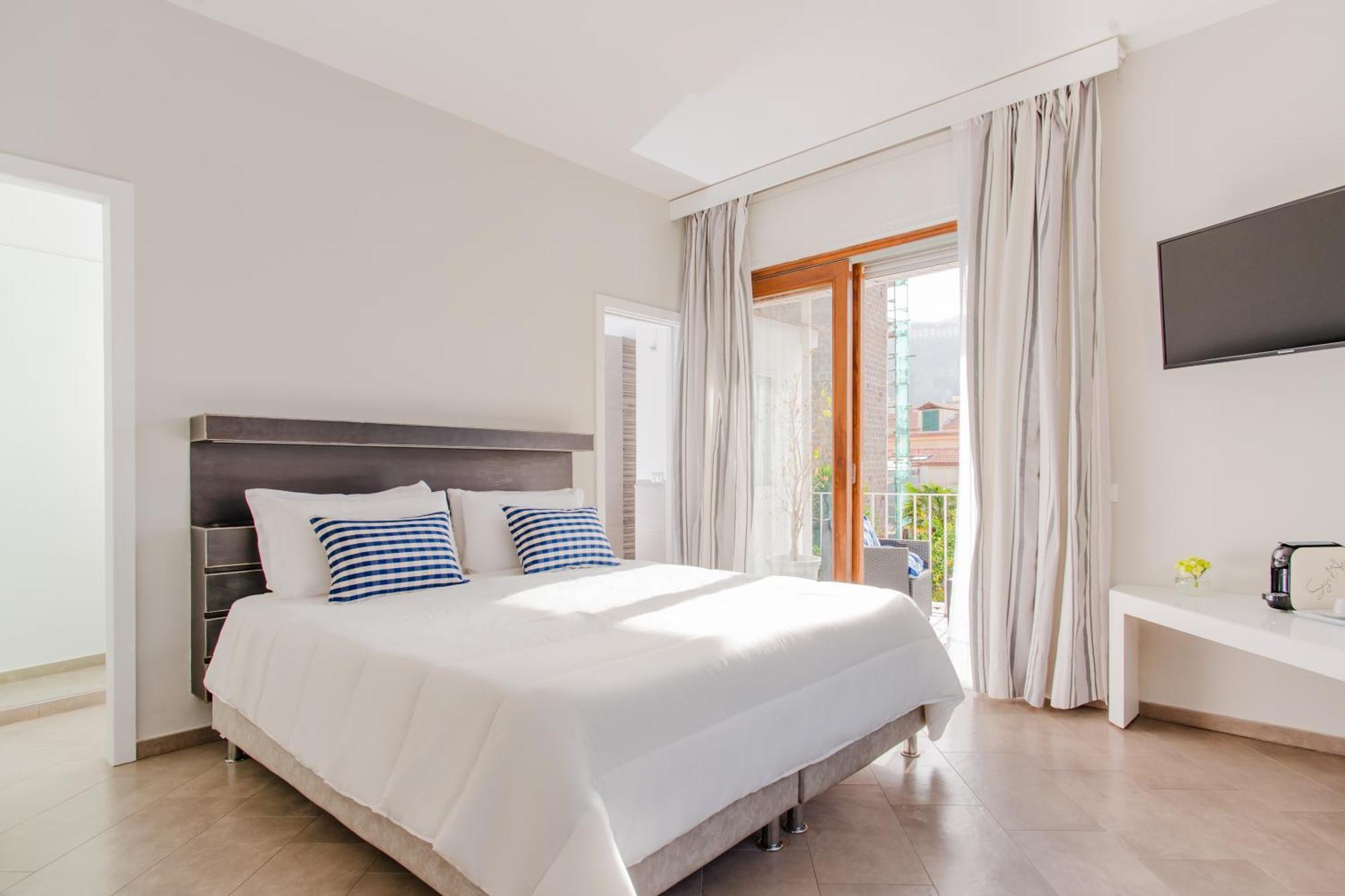 Palazzo Gargiulo Luxury Rooms & Suites Sorrento Exterior photo