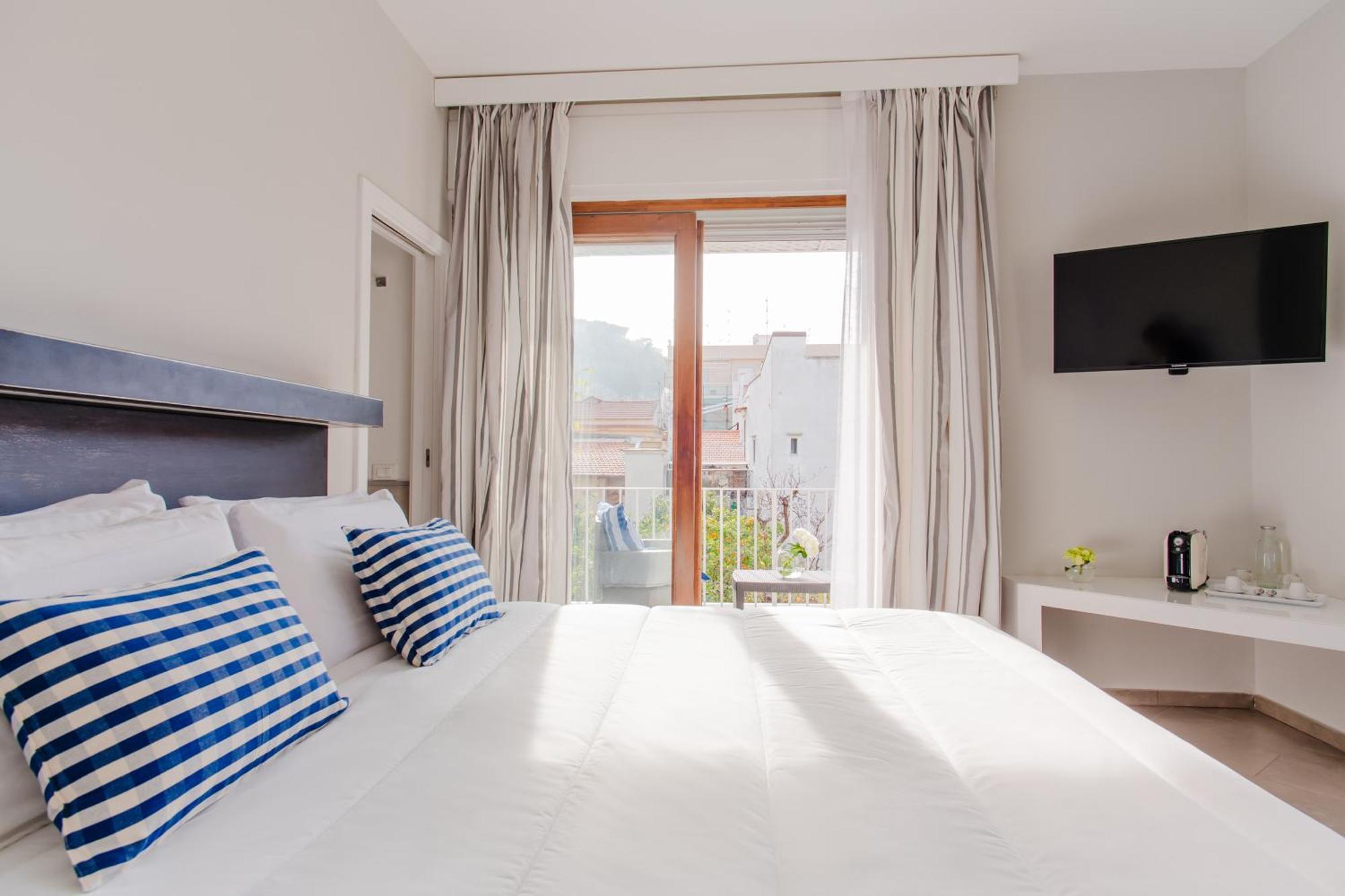 Palazzo Gargiulo Luxury Rooms & Suites Sorrento Exterior photo