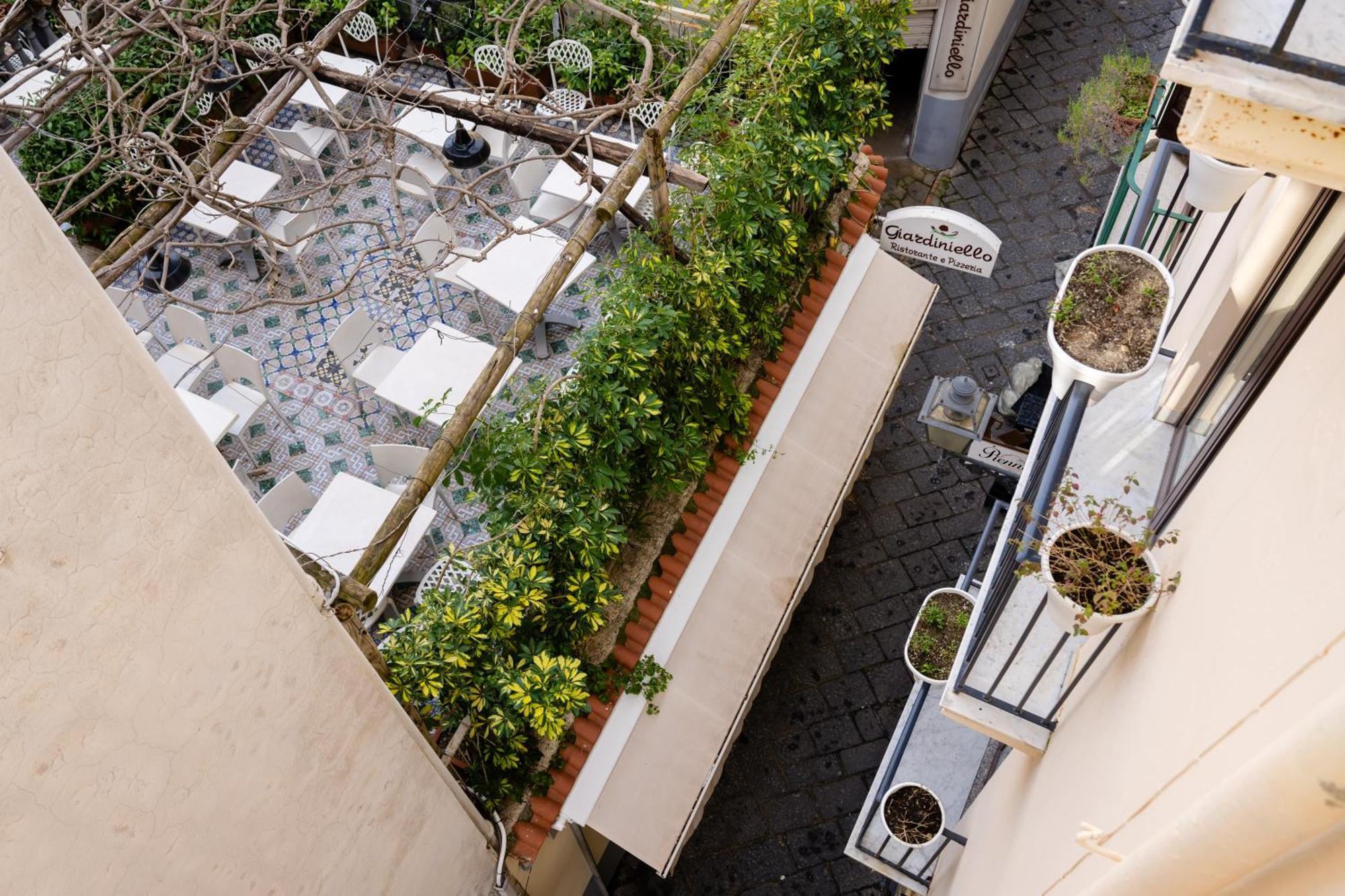Palazzo Gargiulo Luxury Rooms & Suites Sorrento Exterior photo